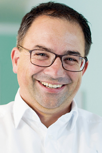 Dr. Ralf Schlichting